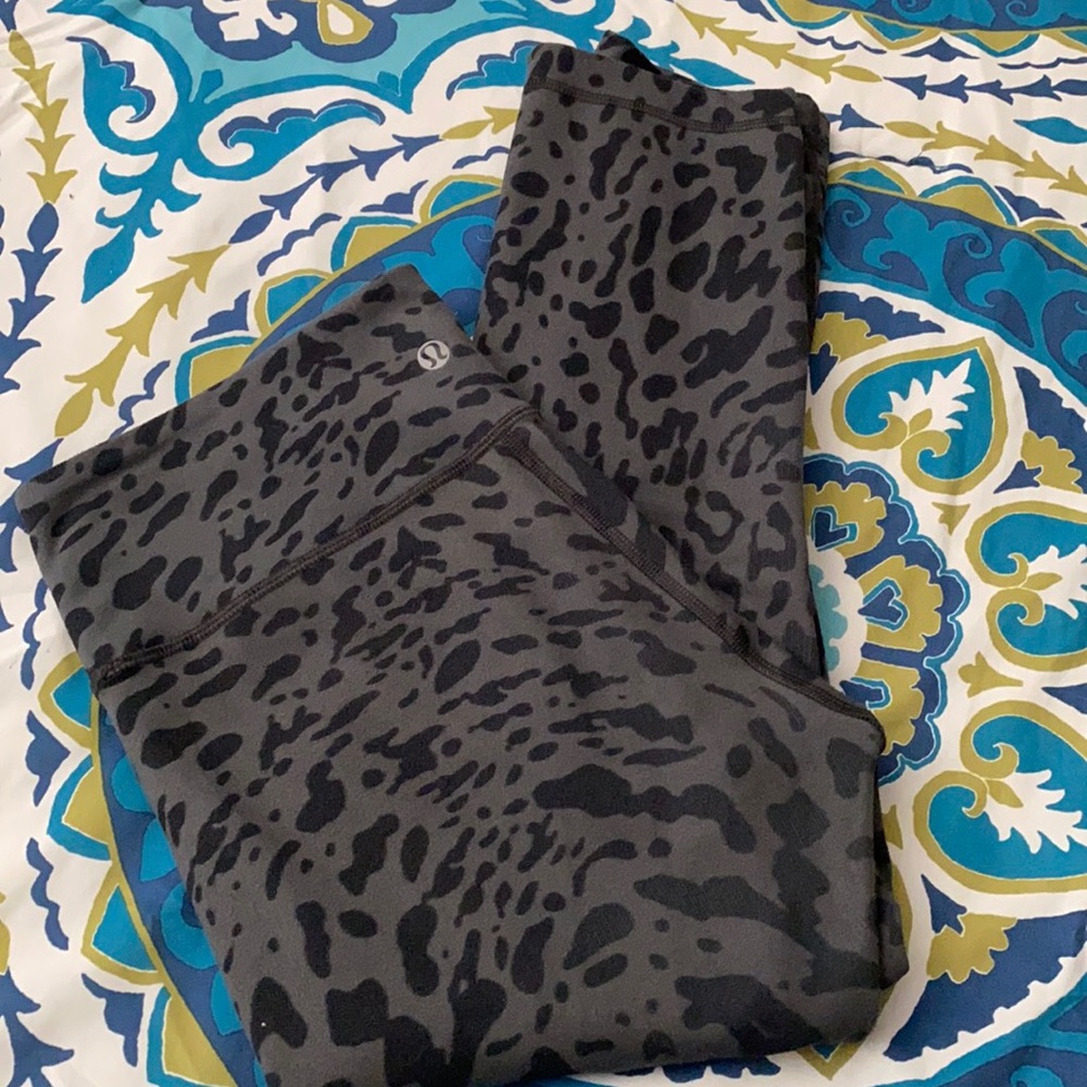 Lululemon leggings size 6